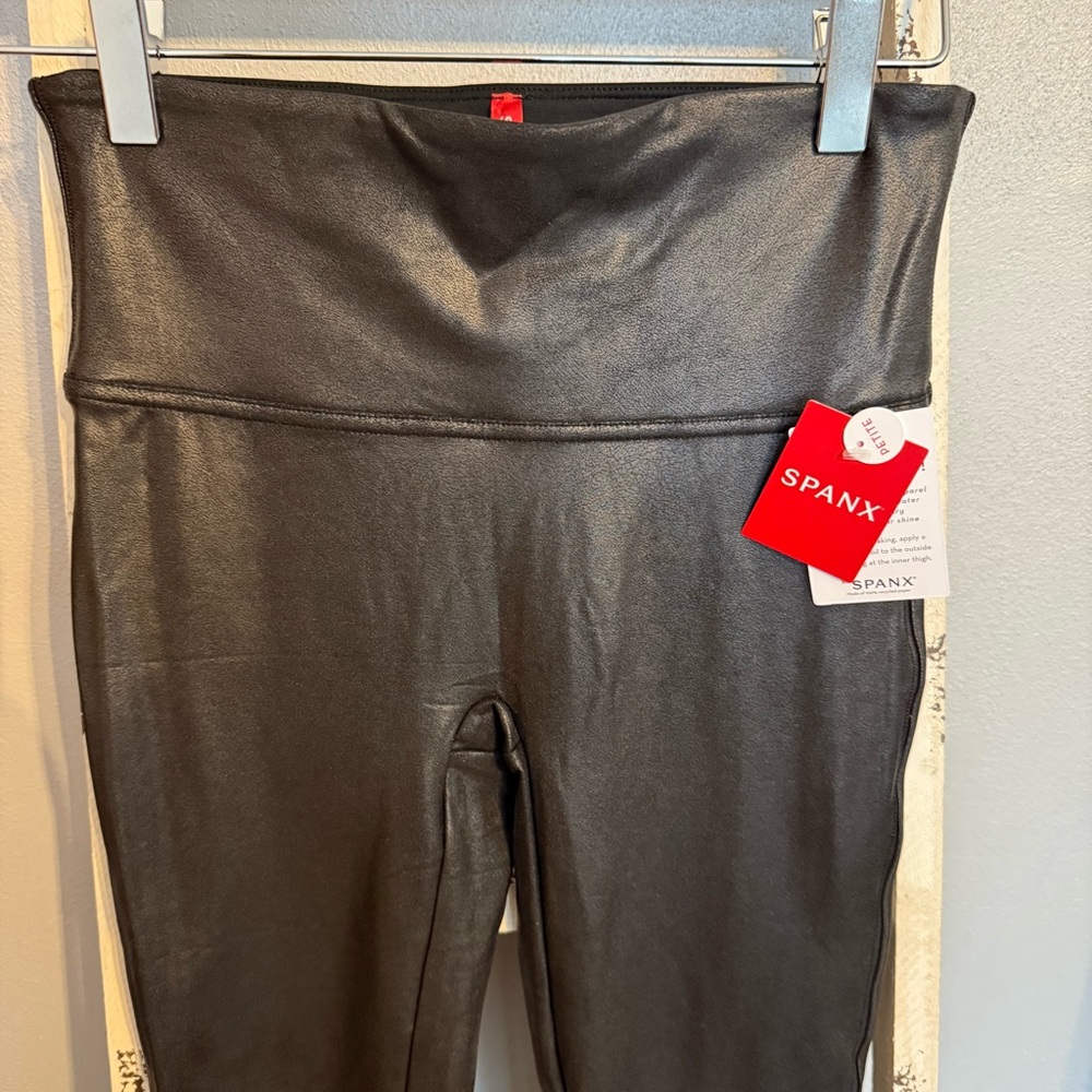 NWT SPANX Women Size M Petite Faux Leather Black Leggings
